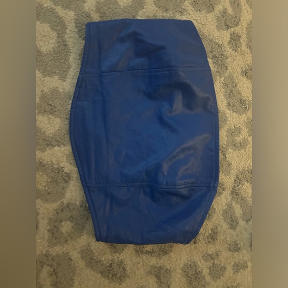 BLUE PLEATHER TUBE TOP- PACSUN- KENDALL AND KYLIE - Picture 1 of 2